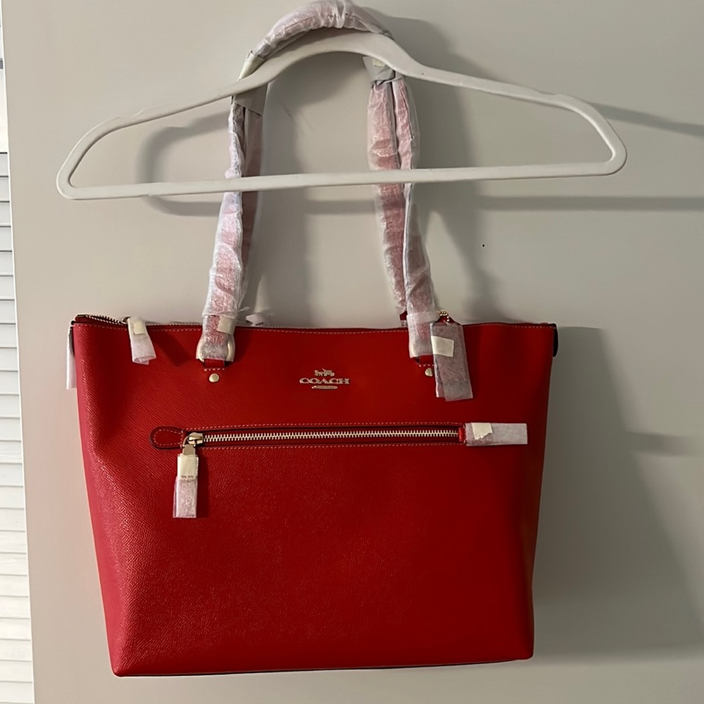 Rand new with tags Coach gallery tote